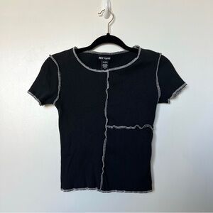 HOT TOPIC short sleeve tshirt size M